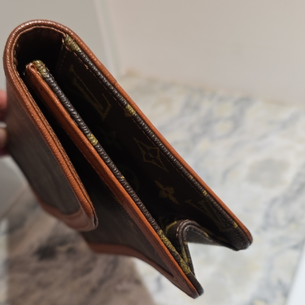 Louis Vuitton Monogram Clutch in Brown and Tan - Picture 4 of 16